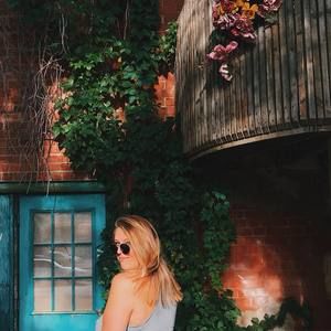 Meet your Posher, Dana